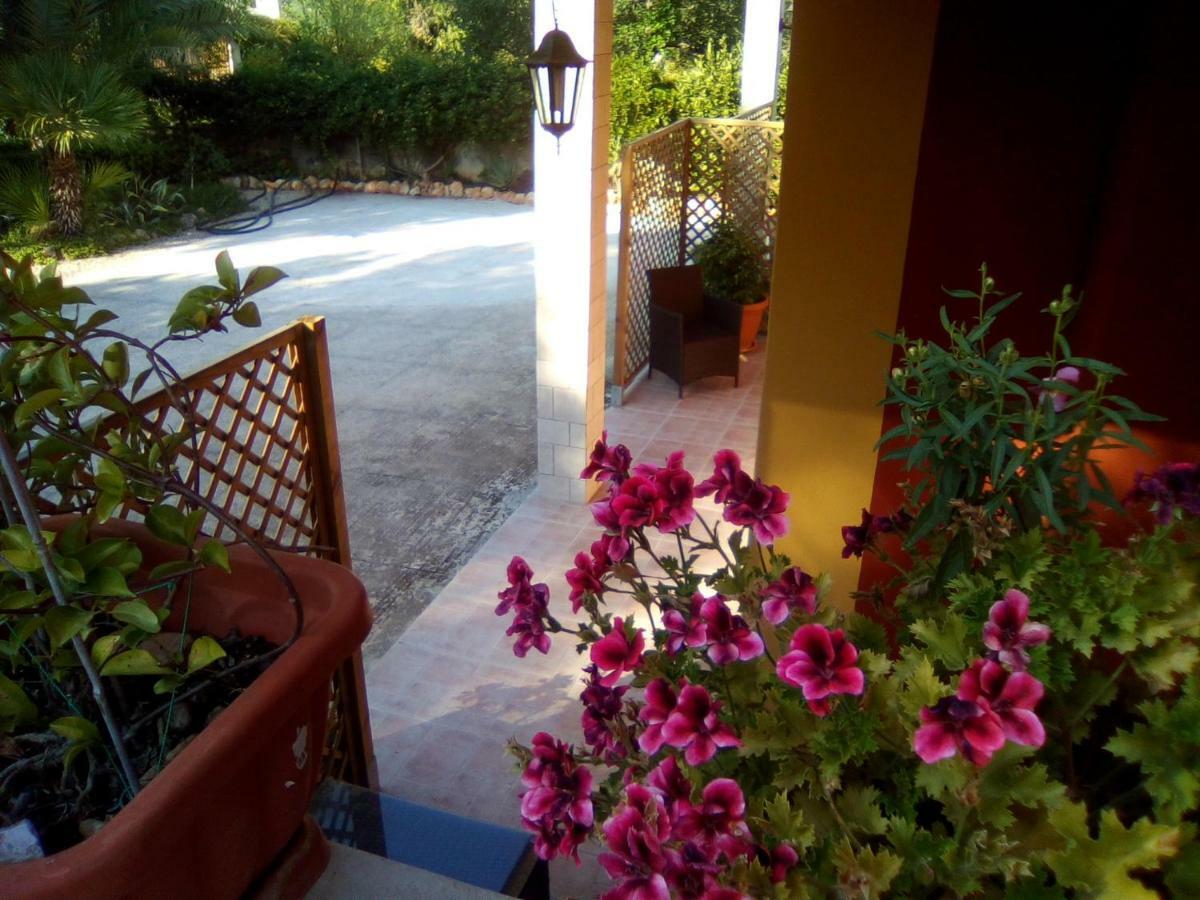 Casa te la Bradamante Bed & Breakfast Magliano Bagian luar foto
